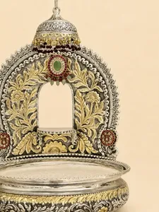 Amrit Dhara closeup 1